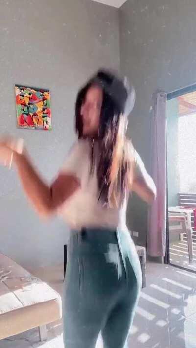 I'm not a model, I'm the girl next door 😇😇