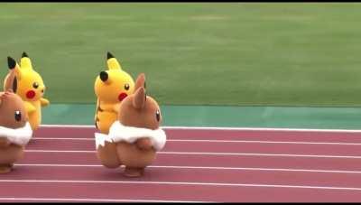 Evee vs Pikachu mascot relay race