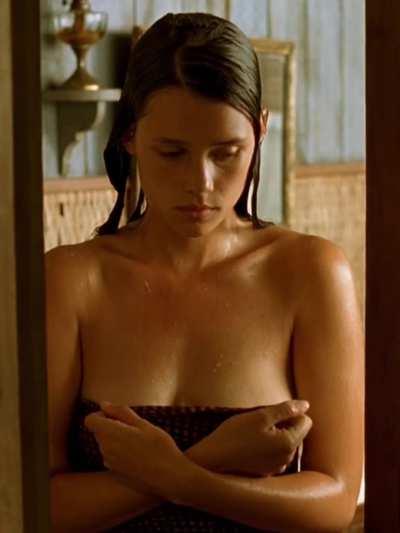 Àstrid Bergès-Frisbey (Mermaid in Pirates of the Caribbean)