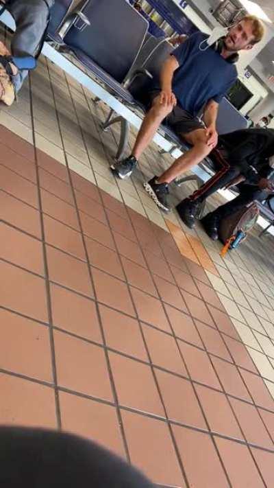florida man spotted at a bus station