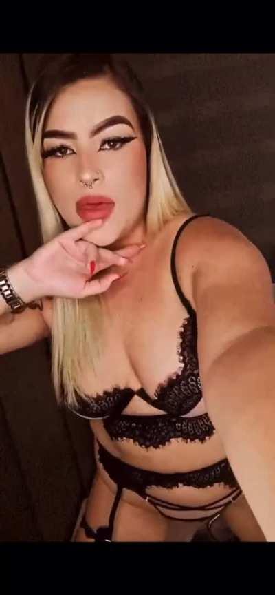 Waiting to be fucked, who’s down?🥵🍆