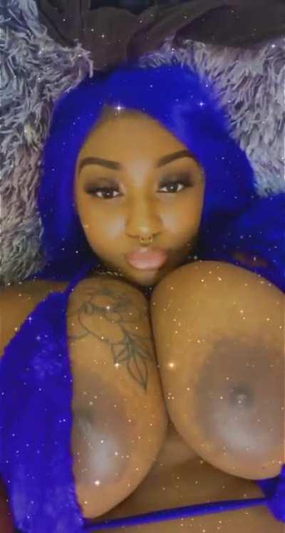 Damn... Does anybody know the name of this black beauty? Man her titties look juicy as fuck🤤