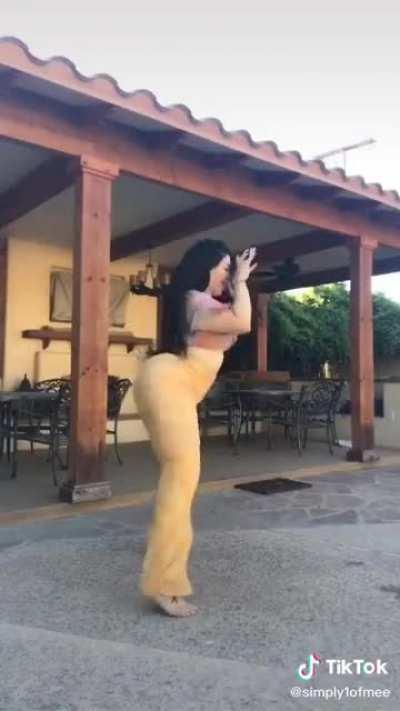 Thick from the front too