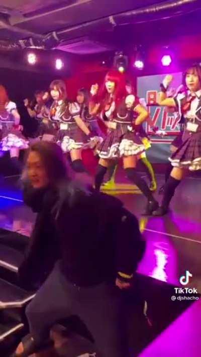 Nece bir ortam burası böyle mk