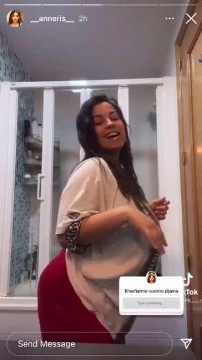 Another side profile booty shake