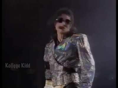 Crowd losing their minds over Michael Jackson literally standing still 🤯🕺🏻