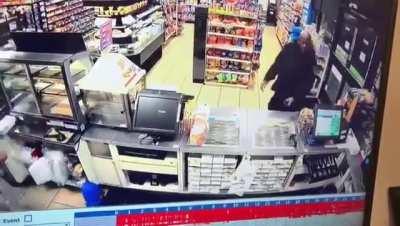 Private security guard shoots two robbers with fake gun in West Compton