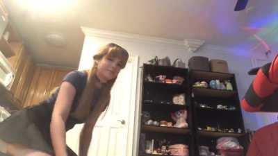 Staryuuki en 4 con falda 🤤