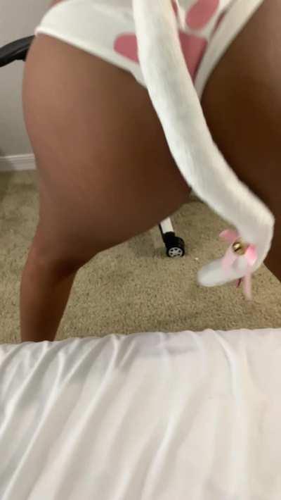 Imagine this on your dick 😜