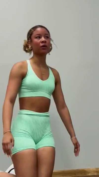 Lexie puttin in work