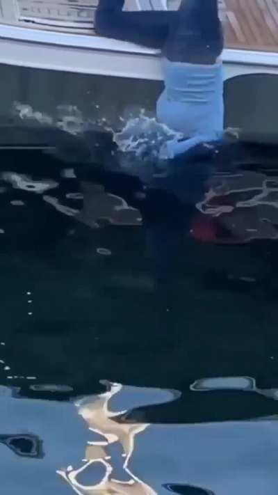 HMC while I walk on the yatch