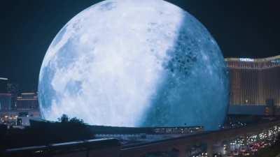 Nope this isn't CGI , This las Vegas's latest attraction 