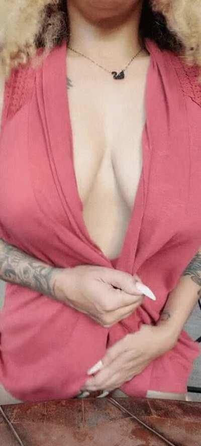 Just a lil Tittie shake...