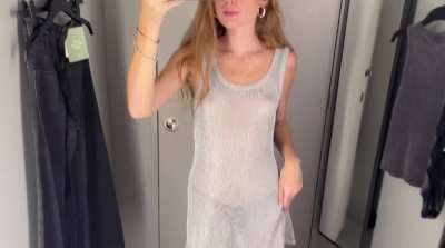 Obsessed with how I look in this grey dress