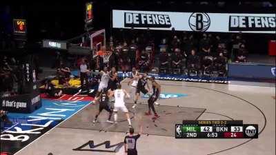 [Highlight] Giannis from deep