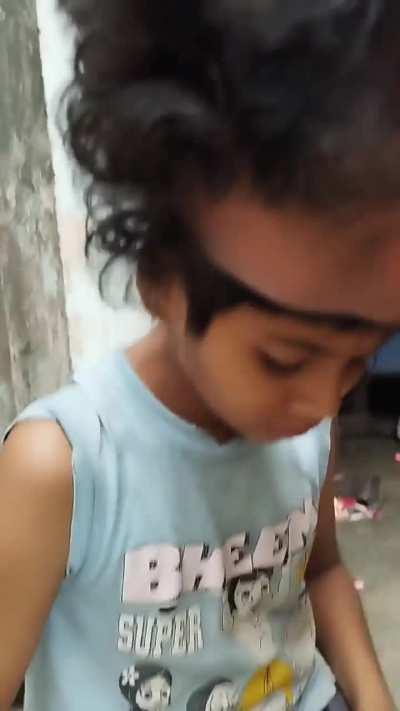 Tit le ki TOTO Zip mei fss gyi hai !