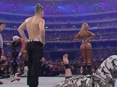 Jeff Hardy spanks stacy kiebler!!