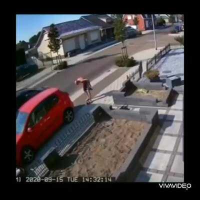 Let's ride a motorcycle with absolutely zero gear