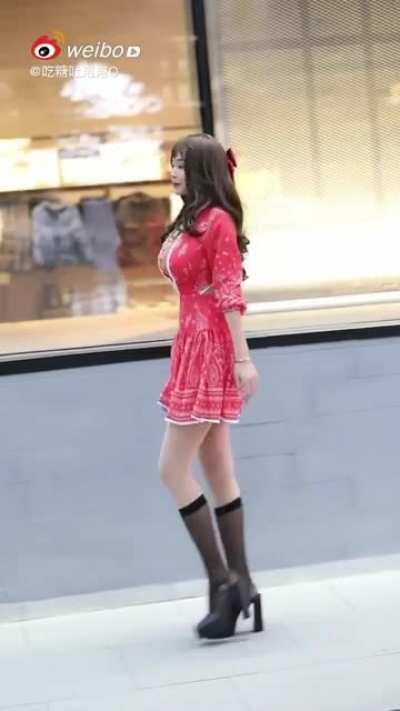 she definitely gets a lot of stares👀