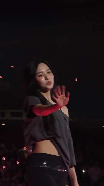 251011 - Precious Mina making many ONCE happy