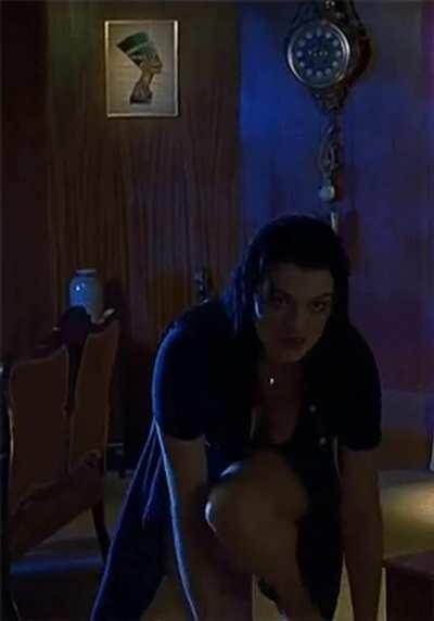 Rachel weisz drops her panties