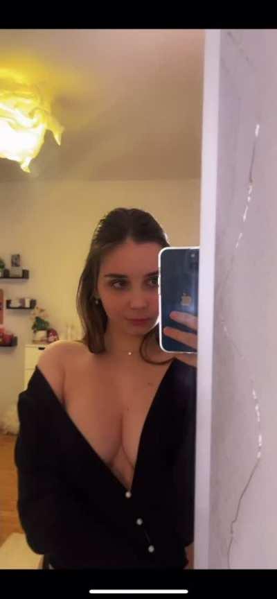 Deleted because someone said I was ugly... reuploaded because I love myself 😊