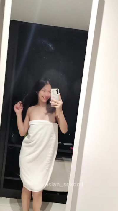 O no towel fell down🤪