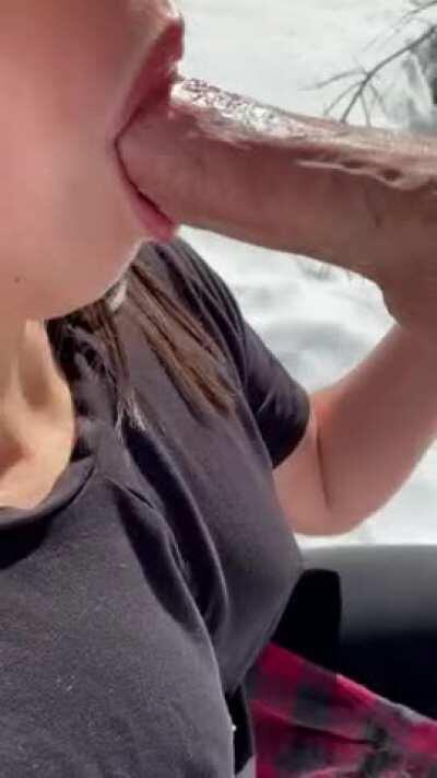 A snowy blowjob on the hike