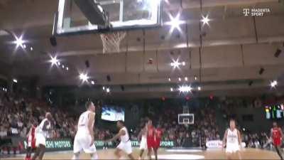 [Highlight] Canada's Trae Bell-Haynes pulls out his best D-Wade impression as he drills the buzzer-beating one-legged running 3 pointer.