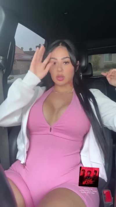 I'm obsessed with her omg 🥵