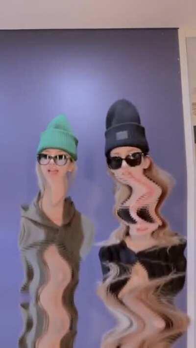 210121 Somi TikTok Updates with Chaeyoung