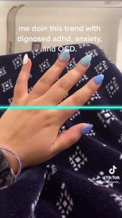 She’s just so shaky guys 😣 it’s not her fault