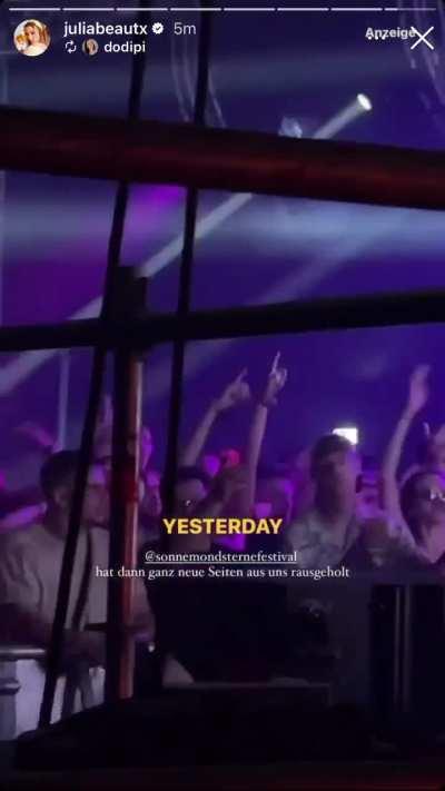 Utz Utz Utz mit Julia Beautx inklusive abgeklebter nipple SMS festival 11.08.23