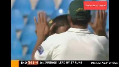 Shoiab akhtar snake ball to vvs laxman