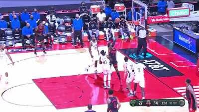 [Highlight] Legend says Jrue Holiday is still looking for KPJ after this crossover