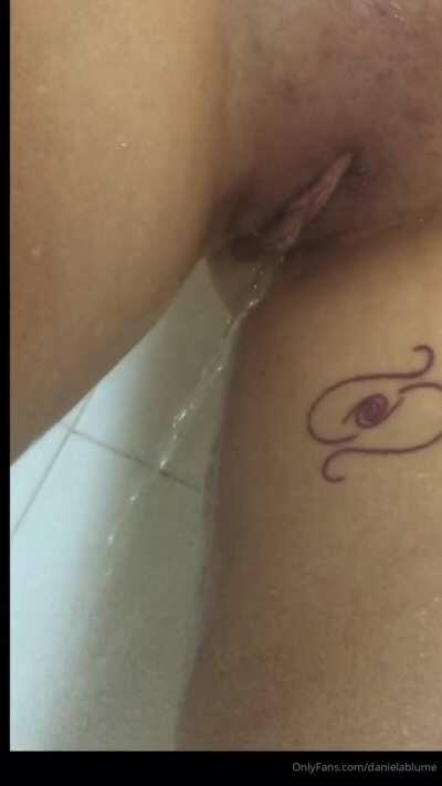 Shower pussy