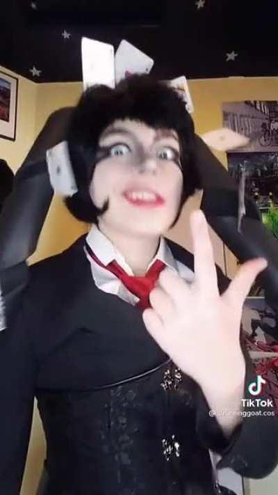 their pronouns in their bio are “he/they/it/cloud/doll” and their caption is “07 and hot af”