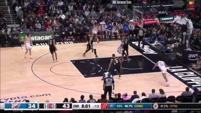 [Highlight] Russell Westbrook hangs in the air for the powerful block