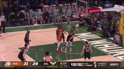 [Highlight] Giannis with the emphatic rejection on Ayton