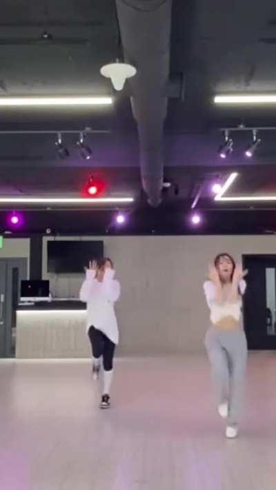 210911 Irene (with Switch Sunny) - 'Pose' (Orig. Red Velvet) Dance Cover