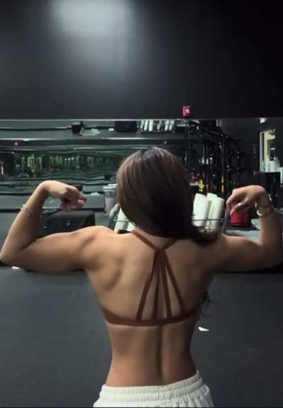 Gotta love her toned body🥵