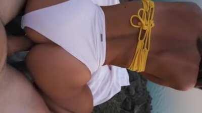 She couln`t resist <3