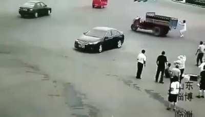 Not sure if this qualifies as a car, but it's still an idiot...