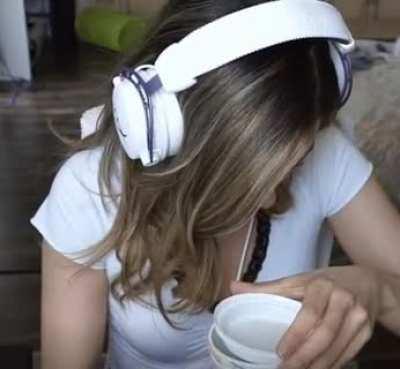 Imagine her stroking you with that 🤤🤤🤤