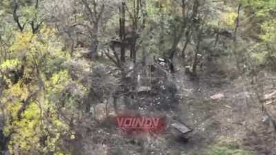 305th Guards Artillery Brigade uses a 