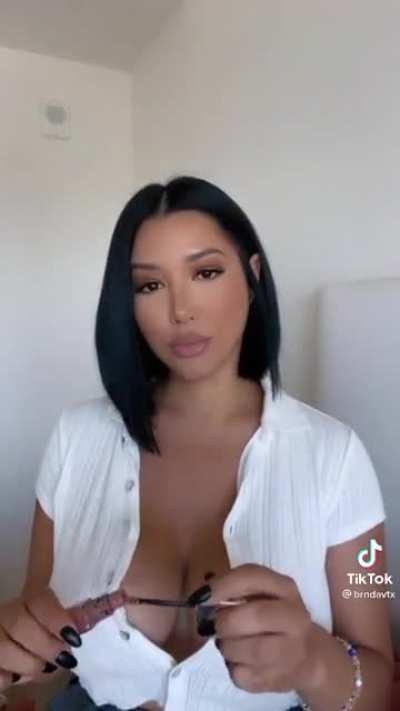 Showing Her Gloss 😳