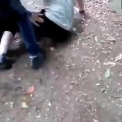 Oh God you can fucking hear the Leg breaking.