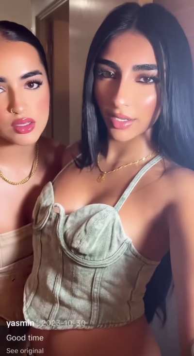 Sexy comes in pairs 🥵