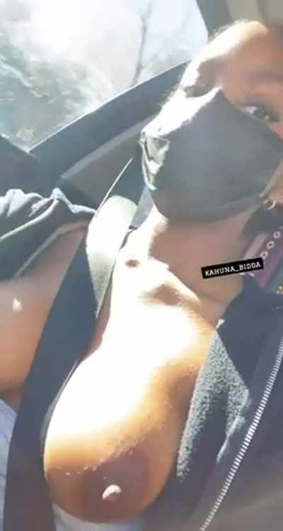 Suck my tits while i drive 💕