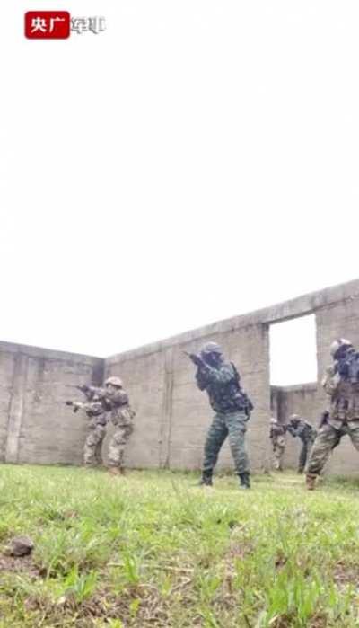 Brand-new Chinese QBZ-191 assault rifles can’t put proper spin on the bullets. As a result, the bullets tumble mid-air and strike the target sideways, resulting in “keyholes” instead of round bullet holes.